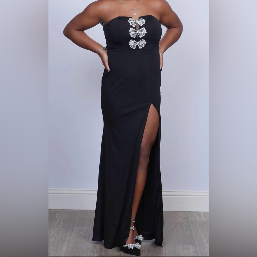 Fashion Nova Black Strapless Maxi Dress with Rhinestone Bows